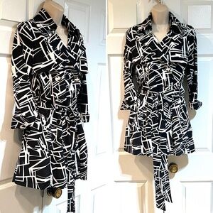 Vertigo Paris-Black & White Abstract Print-Above Knee Spring Jacket/Trench-Sz S